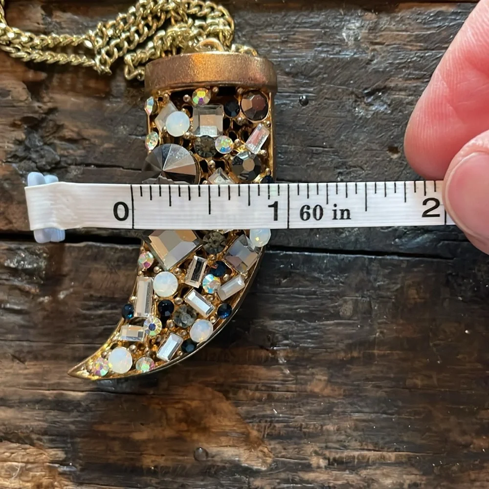 Vintage XL rhinestone crystal good luck horn necklace - Picture 13 of 13